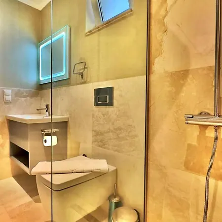 Komurluk 2 Bedroom 8369 ヴィラ